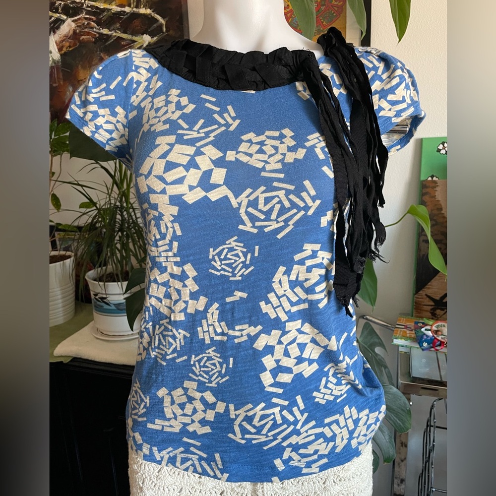 Anthropologie Blue and Cream Patterned Shirt Top sz XS
